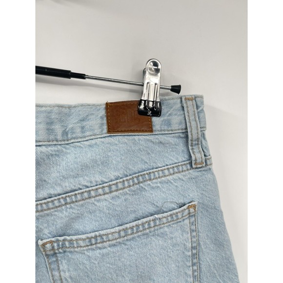 Urban Outfitters‎ BDG Denim Jean Shorts High Rise Girlfriend Distressed Size 28 - Picture 6 of 7